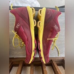 Women’s onclouds 11, men’s 9